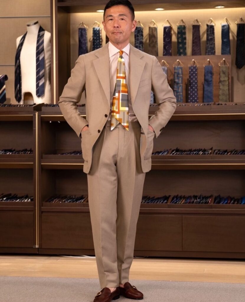 Takayuki.namiki Formal Outfit Beige Suit Patterned Tie